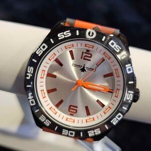Men's Chase Durer Orange Camo. New in box!
